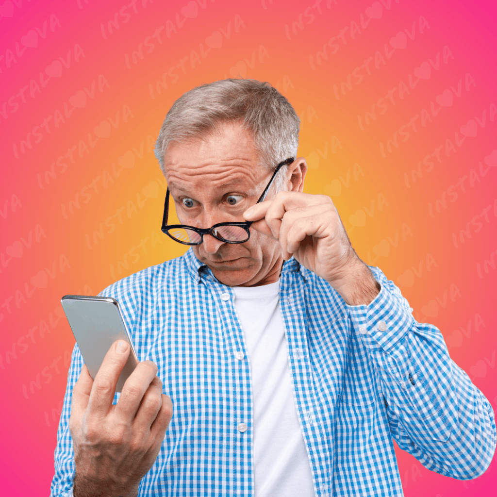 Una persona che scopre i commenti su Instagram veri ed economici di Instalova per far crescere il proprio profilo.